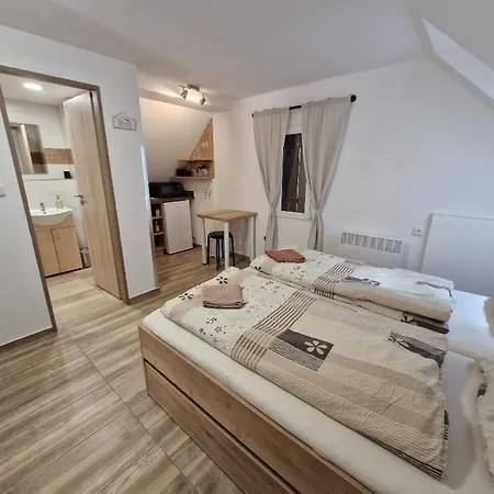 Apartmany Pod Pergolou Boretice Exterior photo