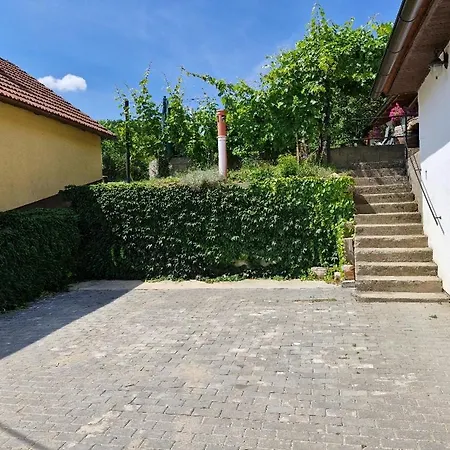 Apartmany Pod Pergolou Boretice Exterior photo