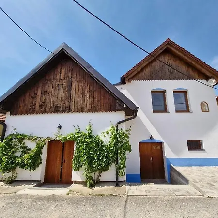 Apartmany Pod Pergolou Boretice Exterior photo