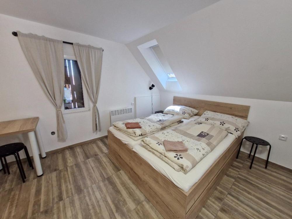 Apartment Pod Pergolou *